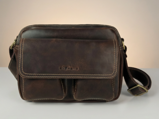 حقيبة كتف جلدية